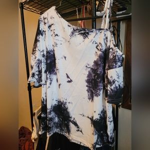 Womens L cold shoulder shirt from Shein